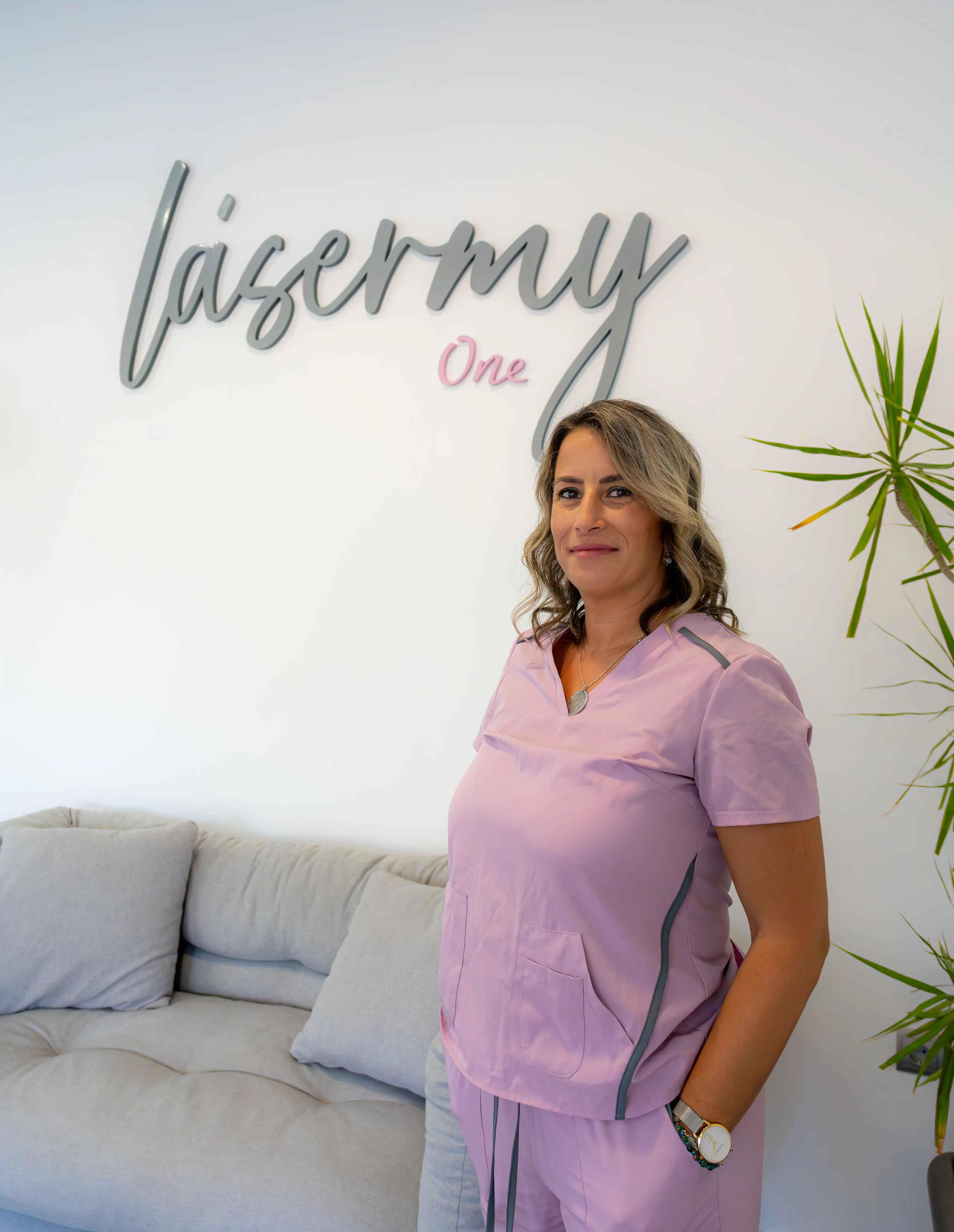 Mary, CEO y especialista en estética avanzada en Vélez‑Málaga · Lásermy